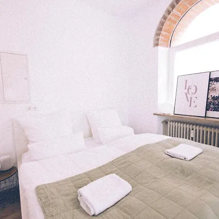 Neues Innenstadt Studioapartment Διαμέρισμα Λάντσχουτ