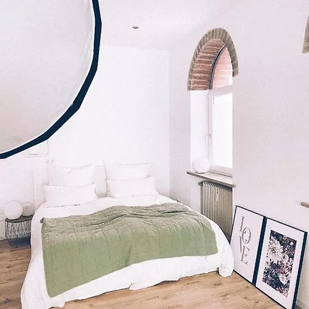 Neues Innenstadt Studioapartment * Λάντσχουτ