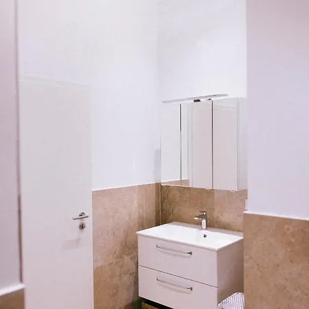 Neues Innenstadt Studioapartment Λάντσχουτ