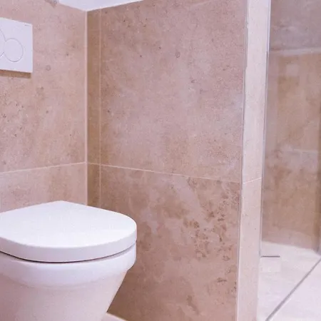 Neues Innenstadt Studioapartment Διαμέρισμα Λάντσχουτ